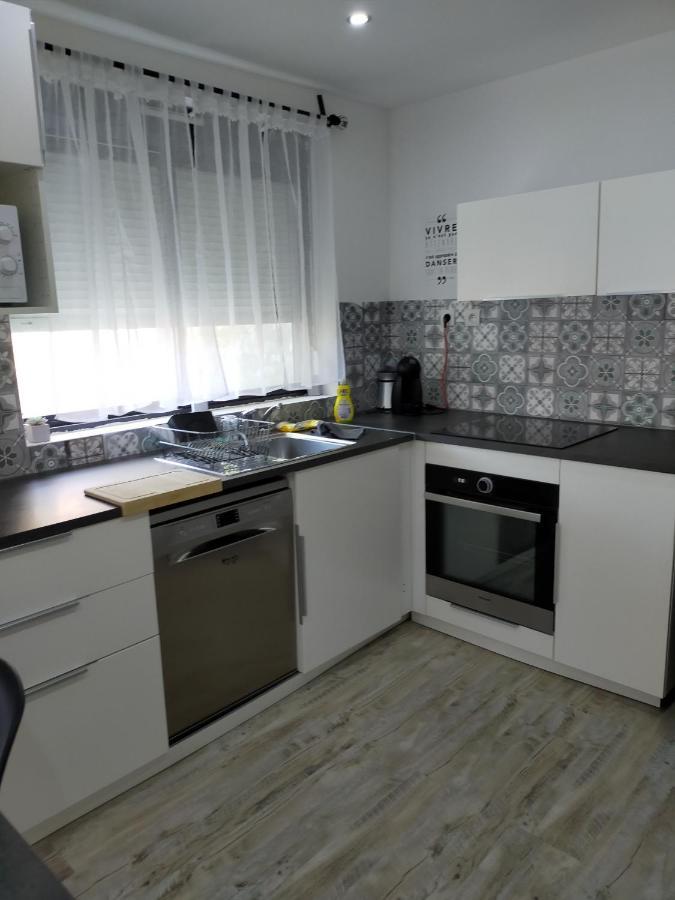 Logement Atypique Arles Esterno foto