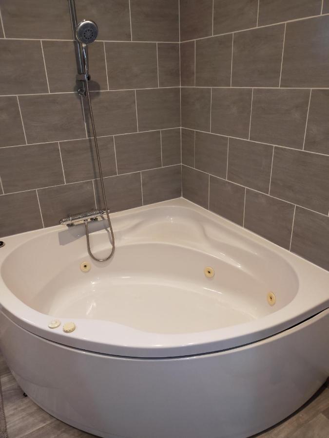 Logement Atypique Arles Esterno foto