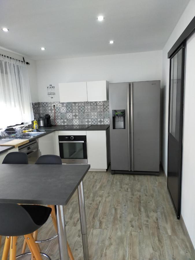 Logement Atypique Arles Esterno foto