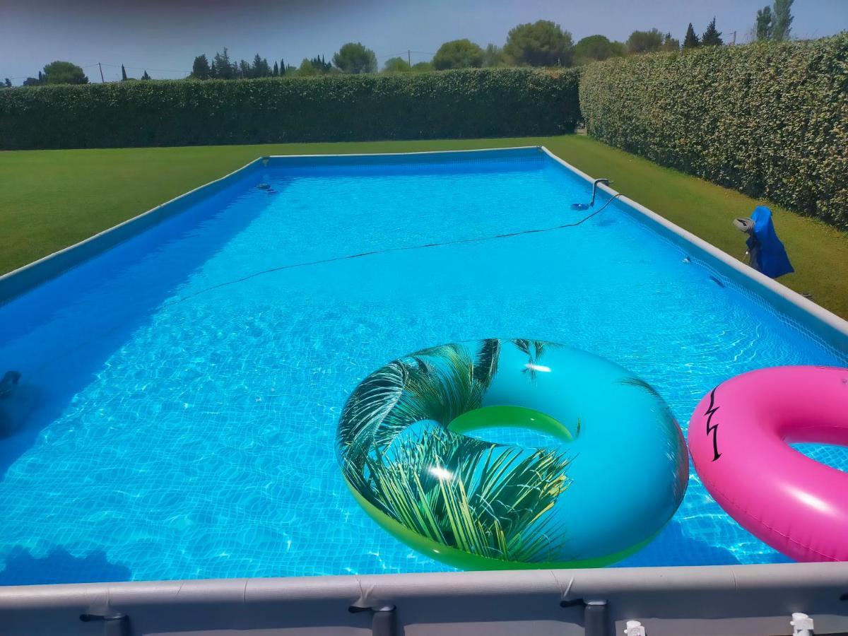Logement Atypique Arles Esterno foto