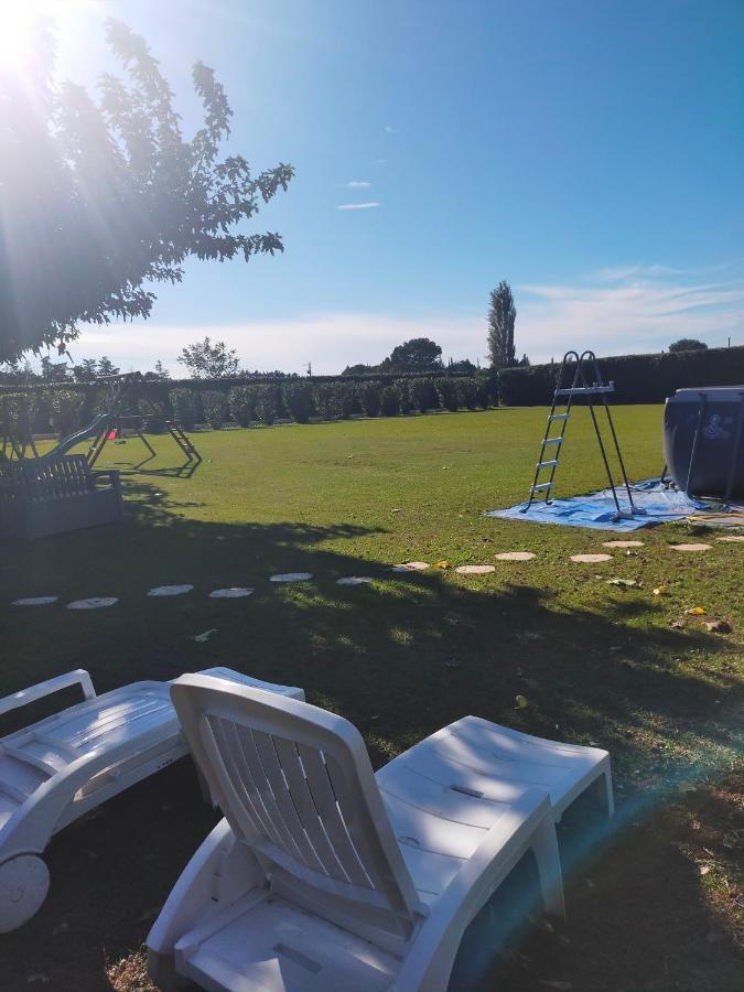 Logement Atypique Arles Esterno foto