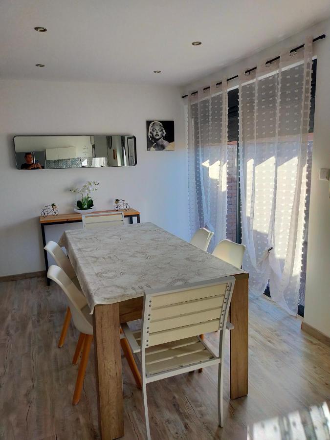 Logement Atypique Arles Esterno foto